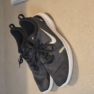 Nike Flex experience 8 running sneakers shoes size 9.5 black gray white athletic